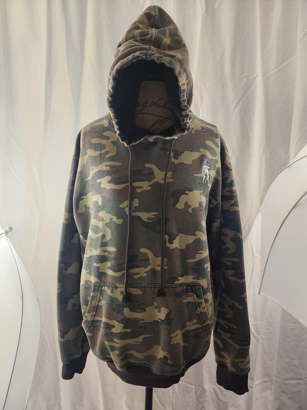 Eighty Eight Camouflage Hoodie Large Cozy Lined with Astronaut Embroided